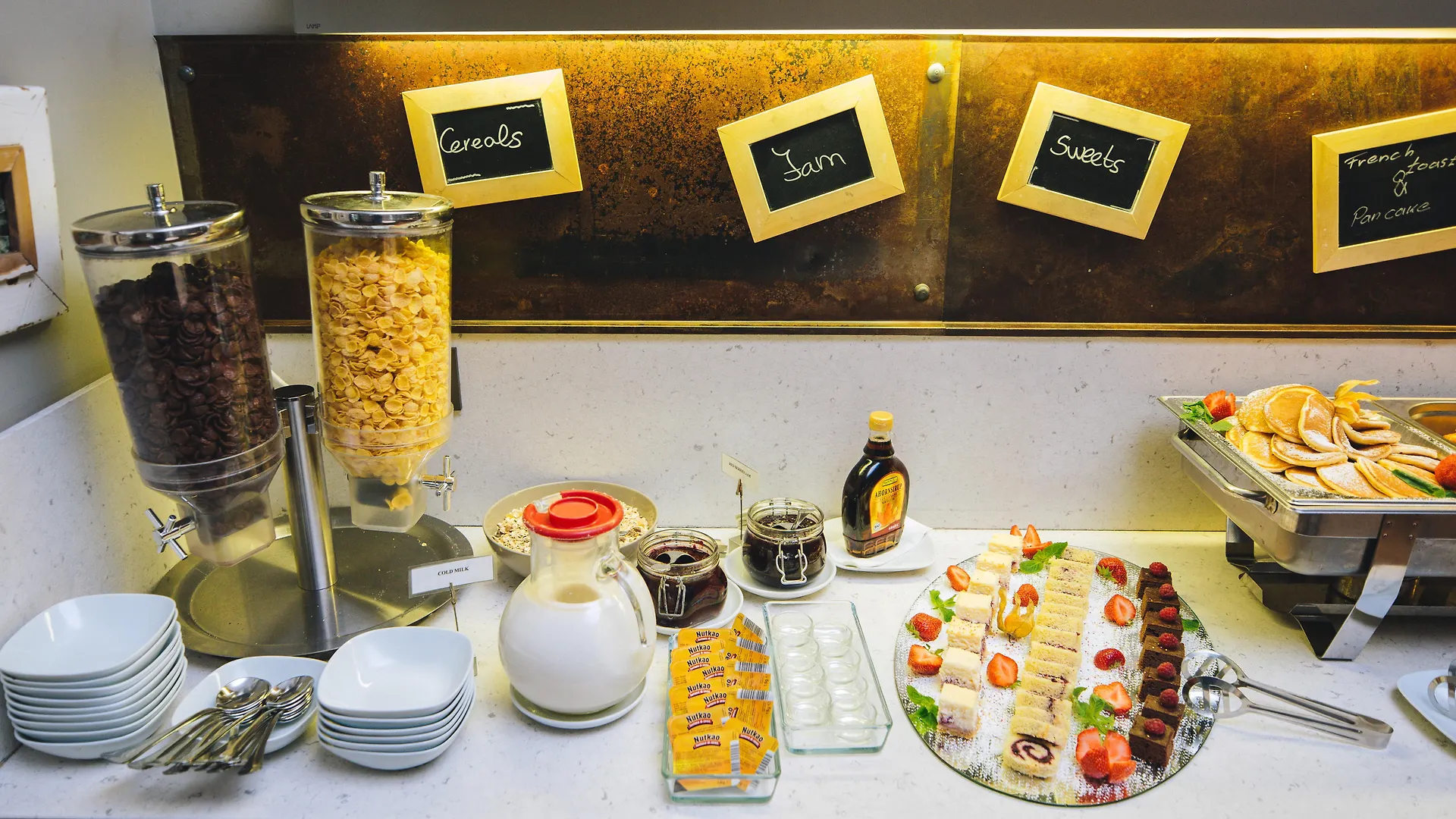 Hotel Zenit Budapest Palace 4*,