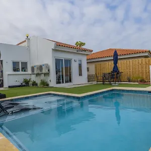Apartamento Adele's With Pool, 5 Minutes Walk To The